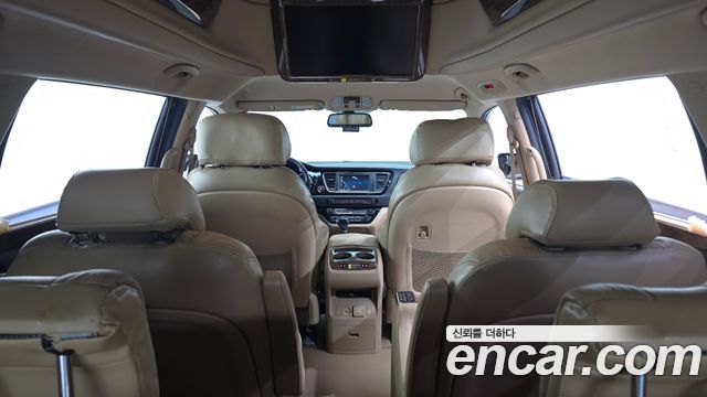 Kia Carnival 9-seater Hi-Limousine Prestige 2016 — фото 29