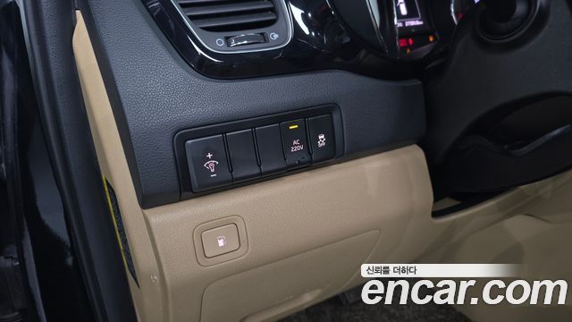 Kia Carnival 9-seater Hi-Limousine Prestige 2016 — фото 31