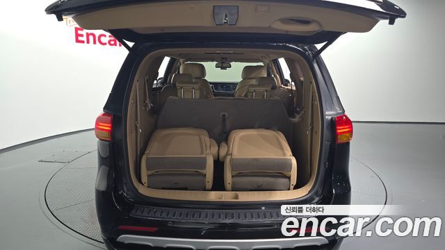 Kia Carnival 9-seater Hi-Limousine Prestige 2016 — фото 36
