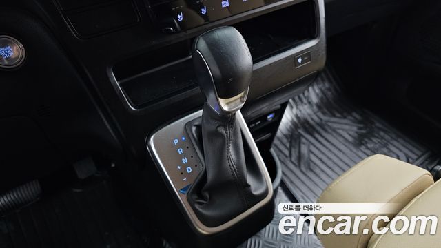 Hyundai Staria HEV 1.6 Cargo 3-Seater Modern 2025 — фото 9