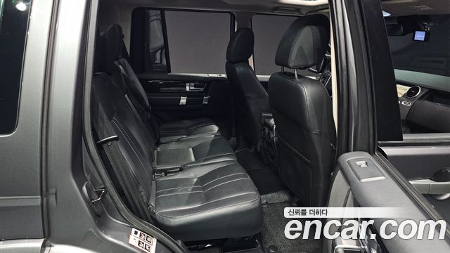 Land Rover Discovery 4 3.0 SDV6 SE 2016 — фото 11