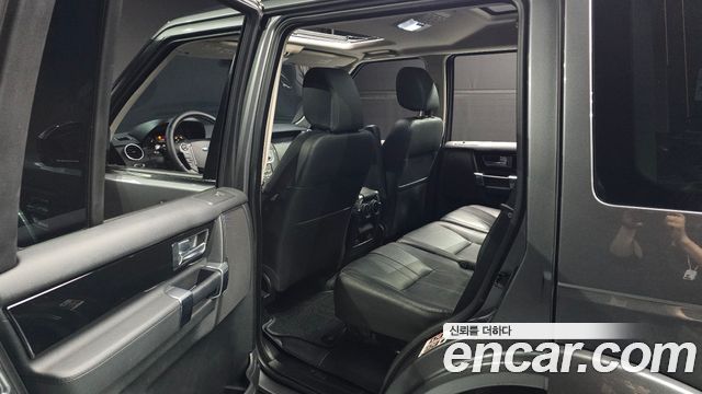 Land Rover Discovery 4 3.0 SDV6 SE 2016 — фото 12