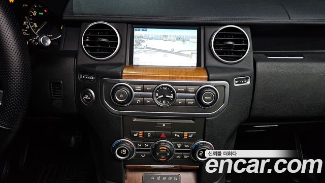 Land Rover Discovery 4 3.0 SDV6 SE 2016 — фото 14