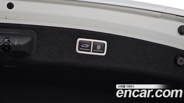 Genesis G80 (RG3) Gasoline 2.5 Turbo AWD 2025 — фото 31