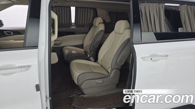 Kia Carnival (IV) HEV 9-Seater Hi-Limousine Signature 2024 — фото 12