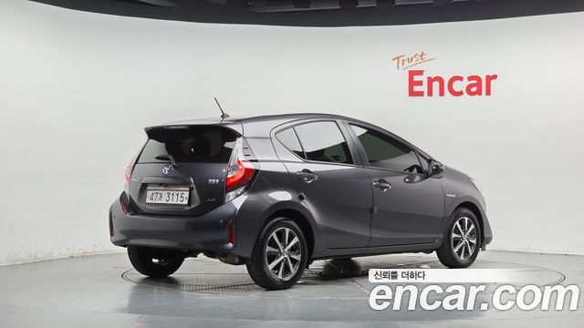 Toyota Prius C 1.5 2019 — фото 2