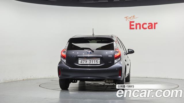 Toyota Prius C 1.5 2019 — фото 4