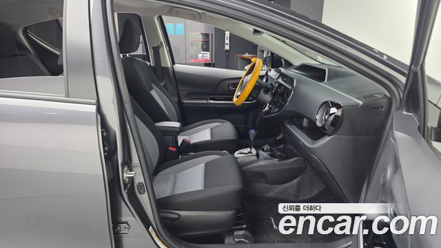 Toyota Prius C 1.5 2019 — фото 15