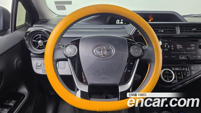 Toyota Prius C 1.5 2019 — фото 17