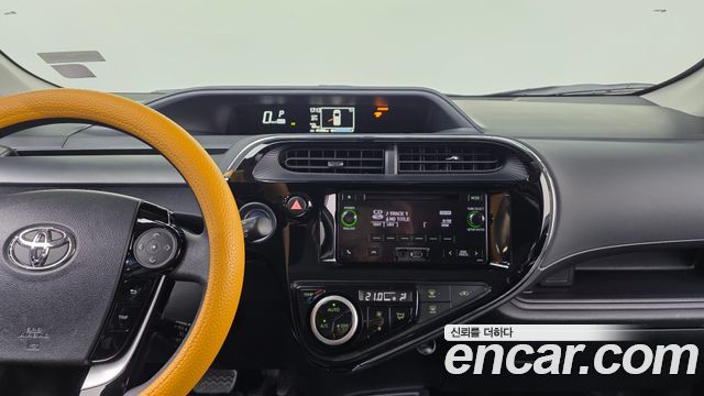 Toyota Prius C 1.5 2019 — фото 18