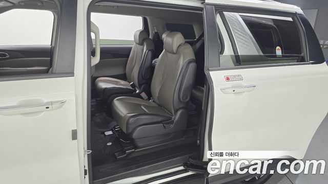 Kia Carnival (IV) Gasoline 9-Seater Prestige 2025 — фото 12