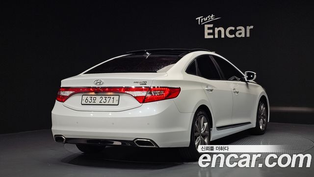 Hyundai Grandeur (HG) HG220 Diesel Premium 2016 — фото 2