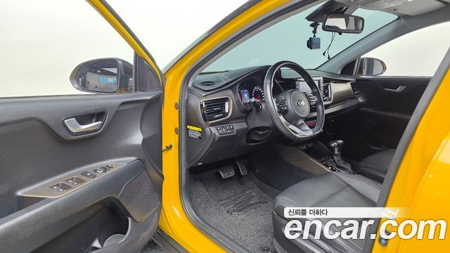 Kia Stonic Diesel 1.6 Prestige 2018 — фото 10
