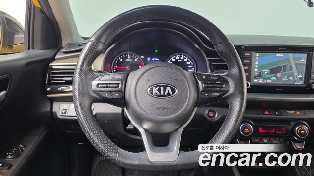 Kia Stonic Diesel 1.6 Prestige 2018 — фото 17
