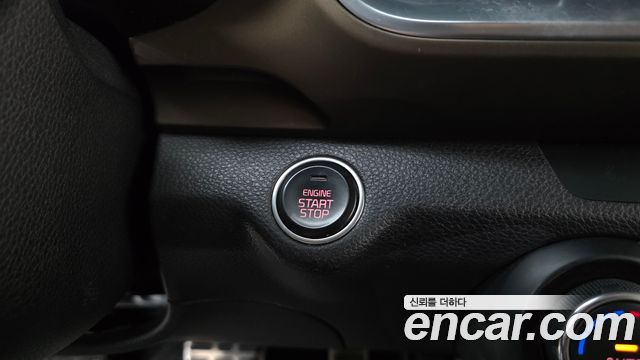 Kia Stonic Diesel 1.6 Prestige 2018 — фото 23