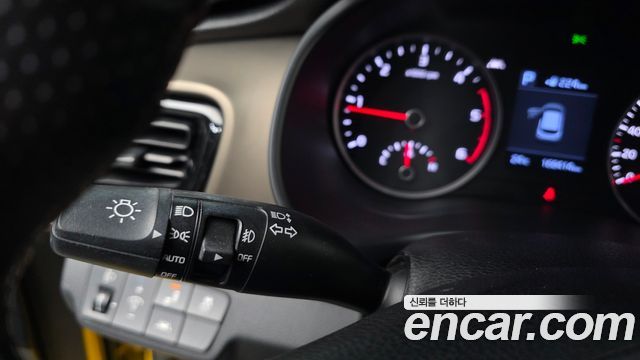 Kia Stonic Diesel 1.6 Prestige 2018 — фото 35