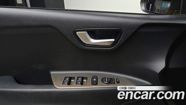 Kia Stonic Diesel 1.6 Prestige 2018 — фото 37
