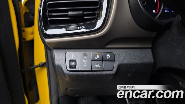 Kia Stonic Diesel 1.6 Prestige 2018 — фото 39