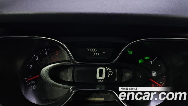 Renault Korea QM3 RE 2017 — фото 8