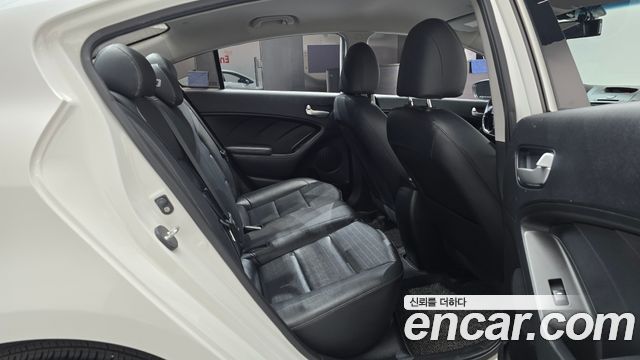Kia K3 Trendy 2018 — фото 11
