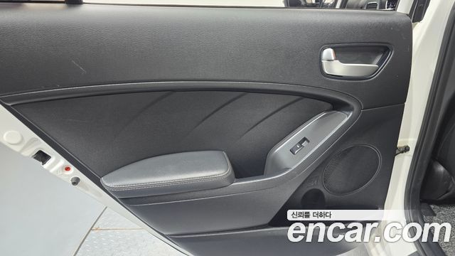 Kia K3 Trendy 2018 — фото 25