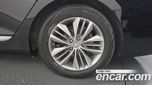 Hyundai Grandeur (HG) HG240 Modern Collection 2017 — фото 21