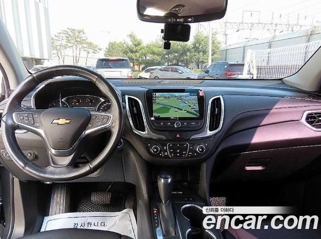 Chevrolet Equinox 2WD Premier 2018 — фото 10