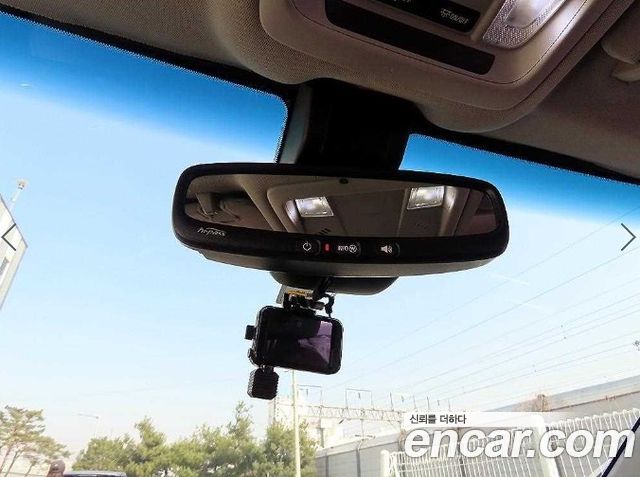 Chevrolet Equinox 2WD Premier 2018 — фото 22