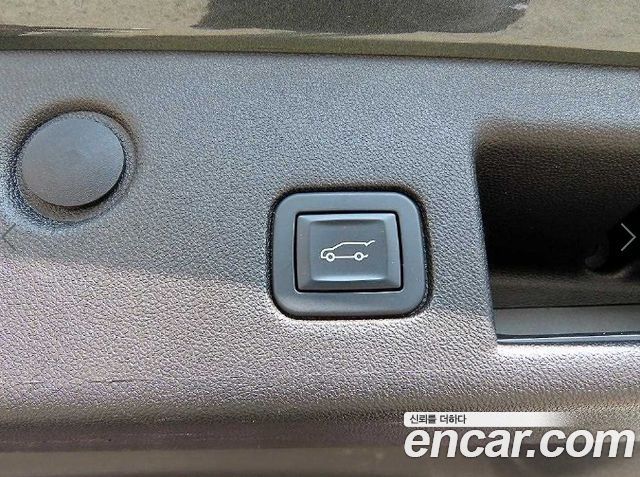 Chevrolet Equinox 2WD Premier 2018 — фото 24