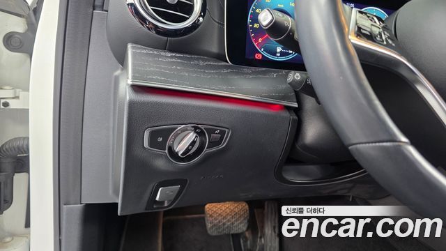 Mercedes-Benz E-Class (W213) E350 4MATIC Exclusive 2023 — фото 28