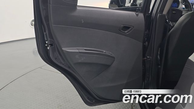 Chevrolet Spark Spark S LT 2014 — фото 25