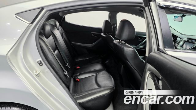 Hyundai Avante 1.6 VGT Style 2014 — фото 11