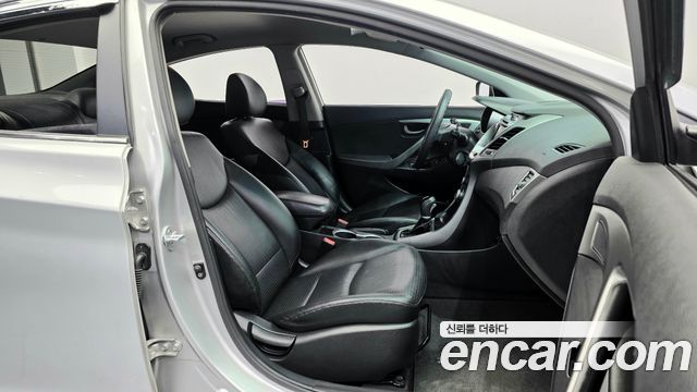 Hyundai Avante 1.6 VGT Style 2014 — фото 12