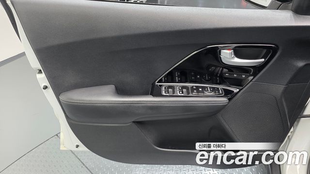 Kia Niro EV Taxi 2022 — фото 30