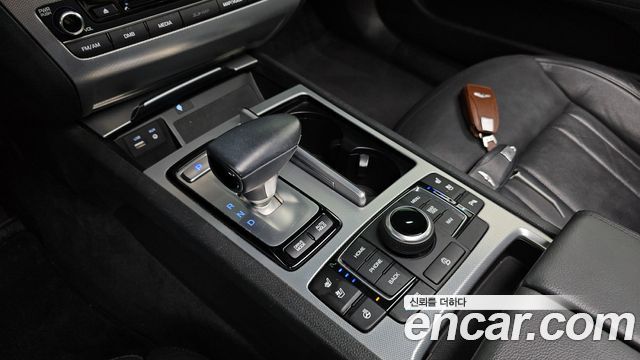 Genesis G80 3.3 GDI AWD Premium Luxury 2017 — фото 9