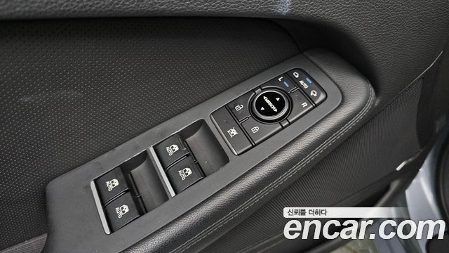 Genesis G80 3.3 GDI AWD Premium Luxury 2017 — фото 17