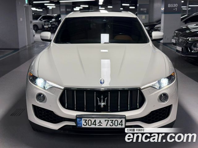 Maserati Levante 3.0 Diesel AWD Premium 2017 — фото 2