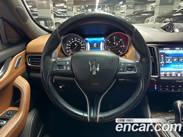 Maserati Levante 3.0 Diesel AWD Premium 2017 — фото 8