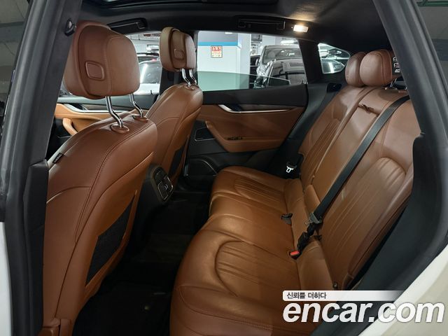 Maserati Levante 3.0 Diesel AWD Premium 2017 — фото 10