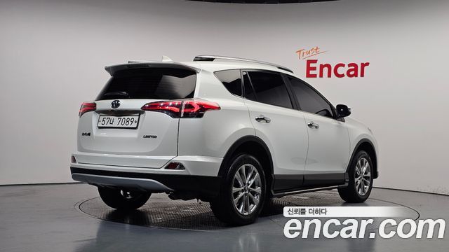 Toyota RAV4 2.5 2WD 4th 2018 — фото 2