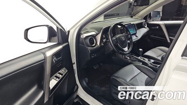 Toyota RAV4 2.5 2WD 4th 2018 — фото 10