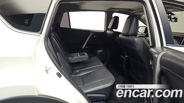 Toyota RAV4 2.5 2WD 4th 2018 — фото 11