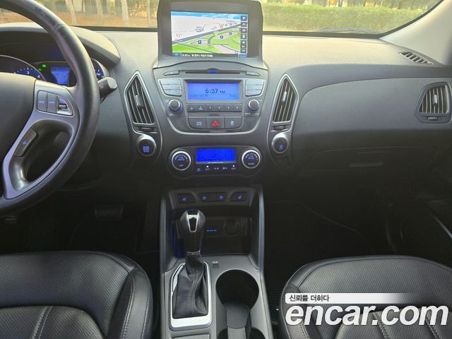 Hyundai Tucson ix Diesel(e-VGT) 2WD Modern 2015 — фото 17