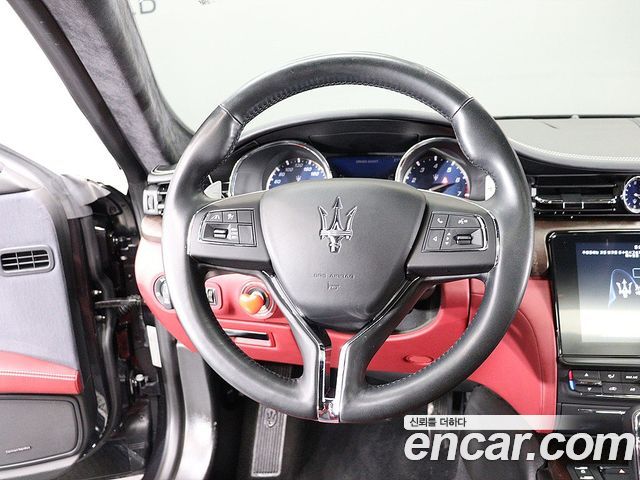 Maserati Quattroporte S Q4 3.0 V6 Granlusso 2018 — фото 18