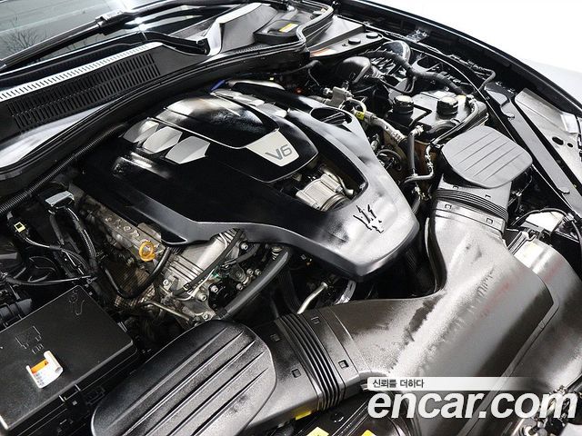 Maserati Quattroporte S Q4 3.0 V6 Granlusso 2018 — фото 23