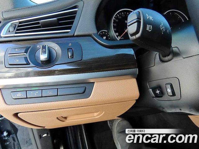 BMW 7 Series (F01) 740d 2013 — фото 17