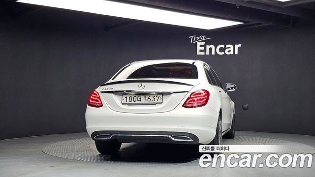 Mercedes-Benz C-Class (W205) C220 d Avantgarde 2018 — фото 4