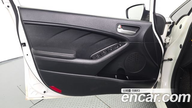 Kia K3 Trendy 2015 — фото 24
