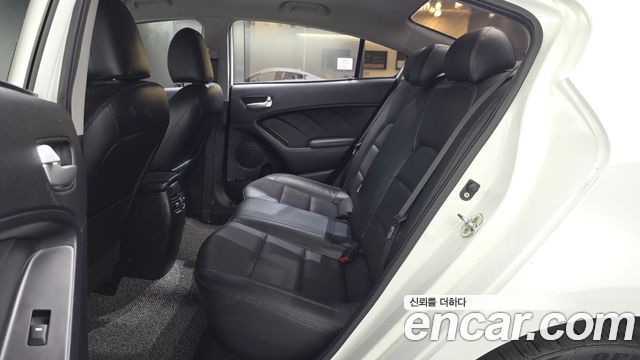 Kia K3 Trendy 2015 — фото 26