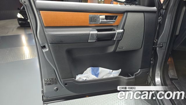 Land Rover Discovery 4 3.0 SDV6 HSE 2015 — фото 24